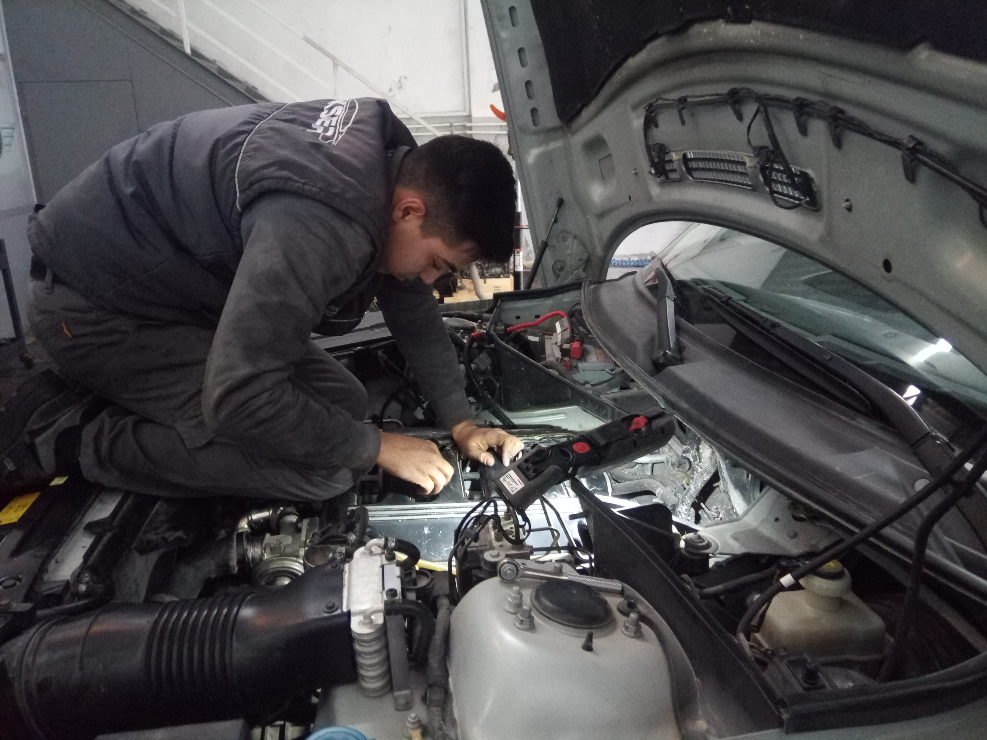 İzmir Range Rover Vogue Mekanik Onarım, Triger Seti Değişimi, Enjektör ve Pompa Bakım Onarım ve Revizyonu